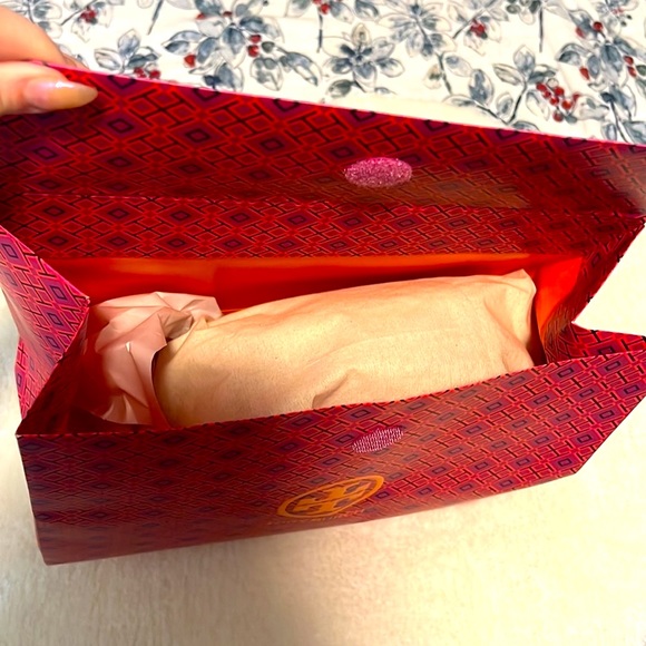 🫰NWT TORY BURCH Fleming Soft Camera Bag in Tiramisu - Picture 6 of 8